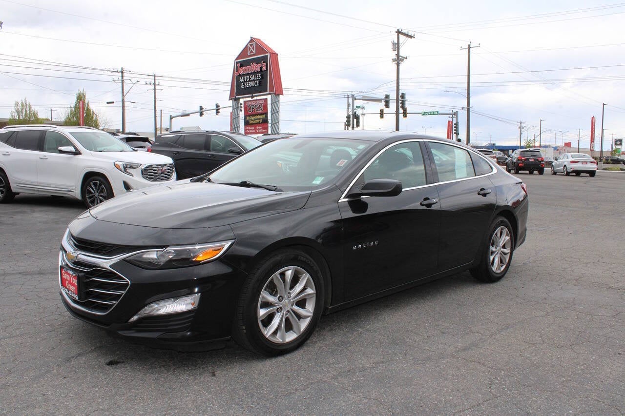 2020 Chevrolet Malibu LT 4dr Sedan in Mosaic Black Metallic — front three-quarter view