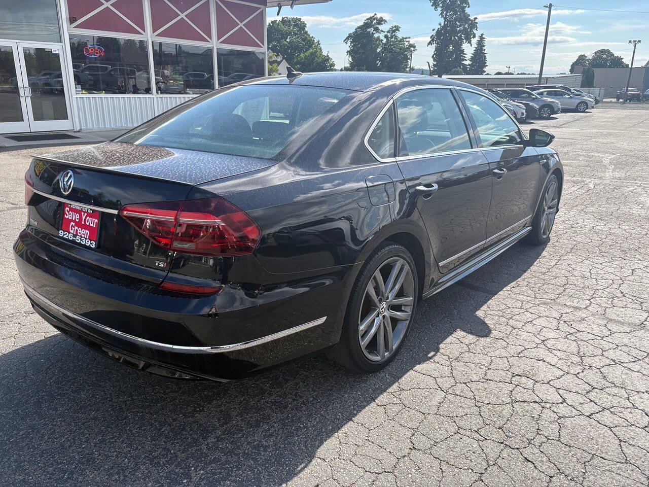 2019 Volkswagen Passat — detail view