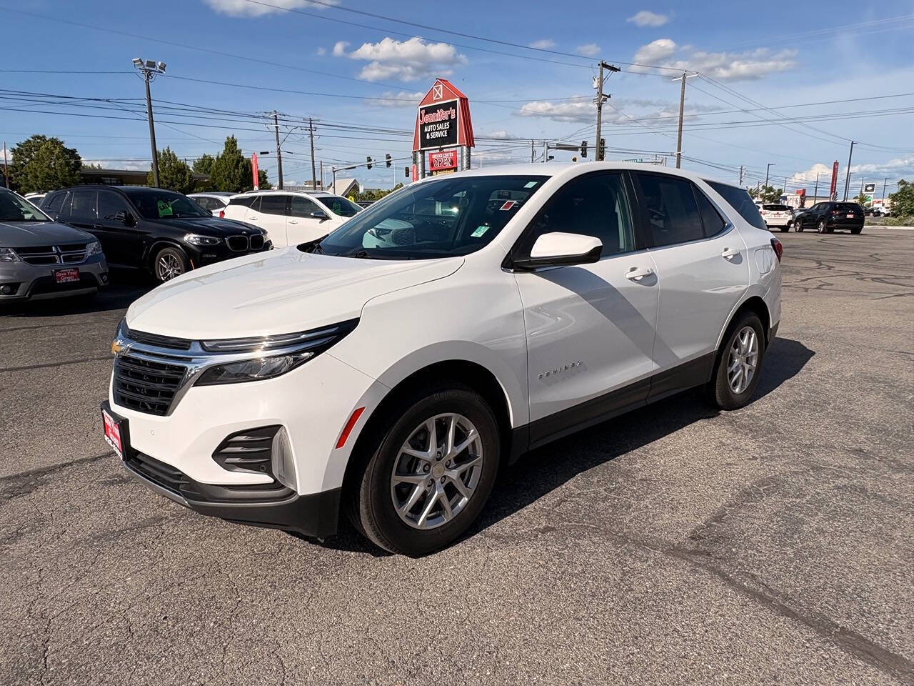 2024 Chevrolet Equinox LT 4x4 4dr SUV w/1LT in Summit White — front three-quarter view