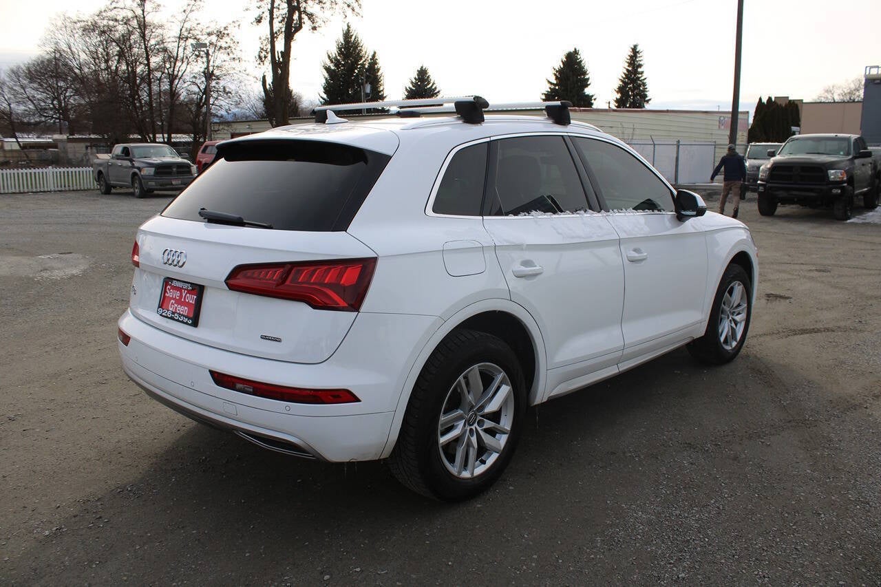 2020 Audi Q5 — detail view